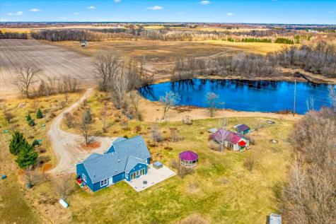 46461 Tucker Street NE Cambridge MN 55008