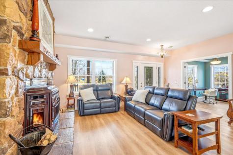 46461 Tucker Street NE Cambridge MN 55008
