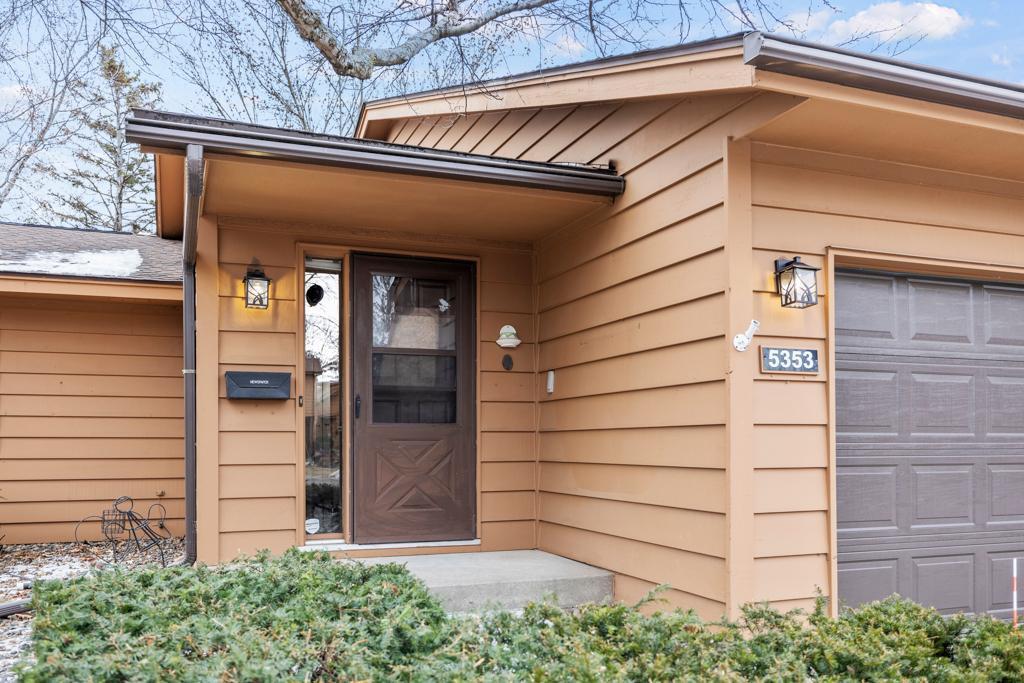 5353 Upper 147th Street W Apple Valley MN 55124