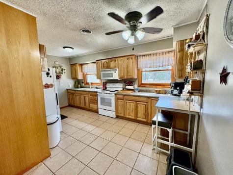 121 5th Avenue NW Baudette MN 56623