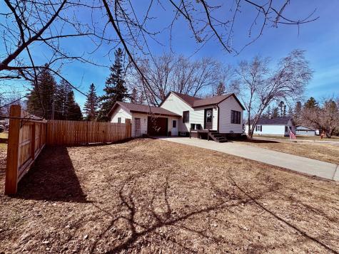 121 5th Avenue NW Baudette MN 56623