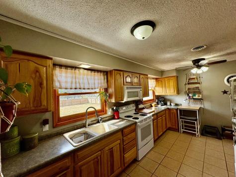 121 5th Avenue NW Baudette MN 56623