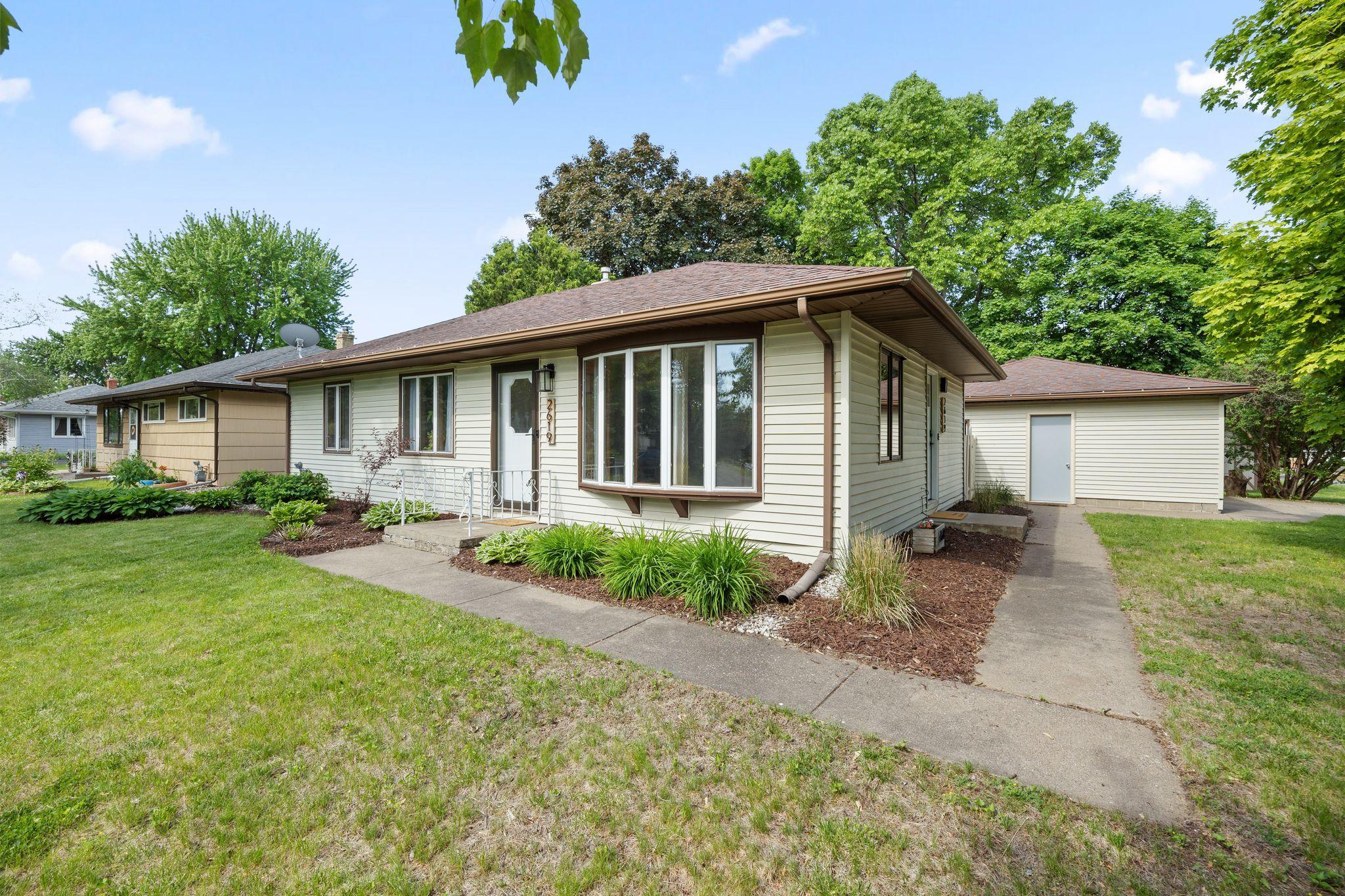 2619 Herschel Street Roseville MN 55113