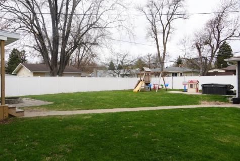 402 Morrison Street West Fargo ND 58078