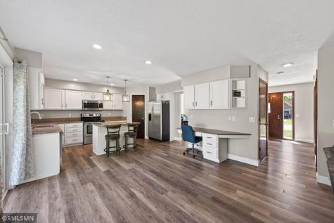 20374 Kensington Way Lakeville MN 55044
