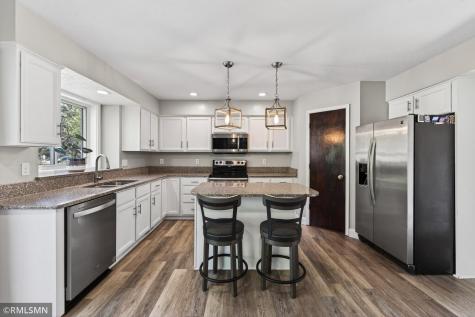 20374 Kensington Way Lakeville MN 55044