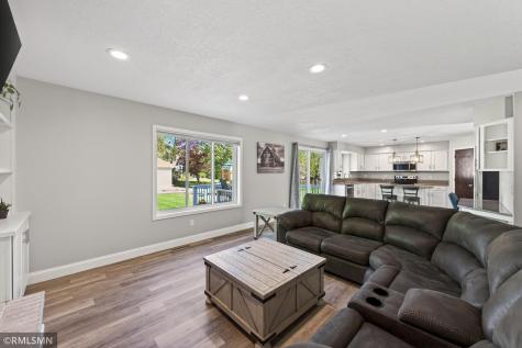 20374 Kensington Way Lakeville MN 55044