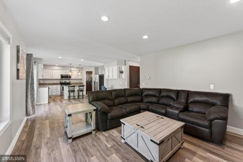 20374 Kensington Way Lakeville MN 55044