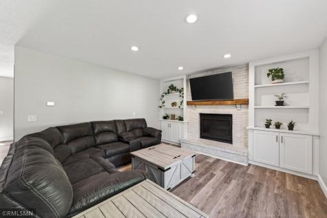 20374 Kensington Way Lakeville MN 55044