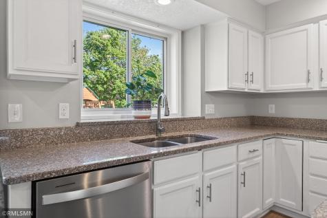 20374 Kensington Way Lakeville MN 55044