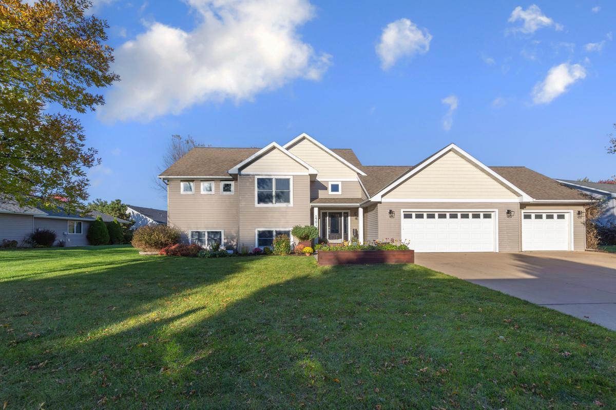 1401 Lloyd Lane Saint Peter MN 56082