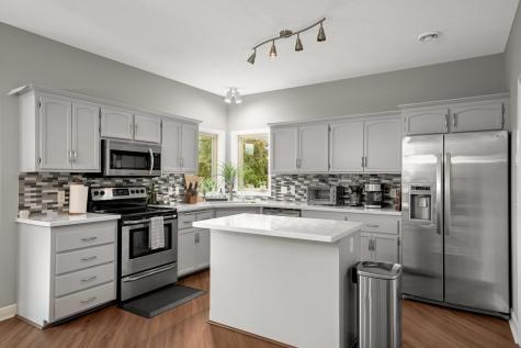 9420 Fallgold Parkway N Brooklyn Park MN 55443