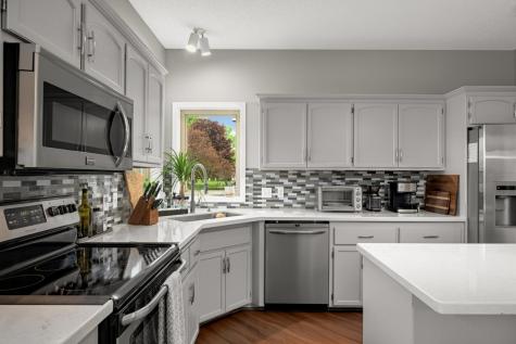 9420 Fallgold Parkway N Brooklyn Park MN 55443