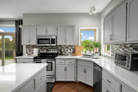 9420 Fallgold Parkway N Brooklyn Park MN 55443