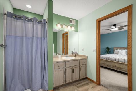 9420 Fallgold Parkway N Brooklyn Park MN 55443