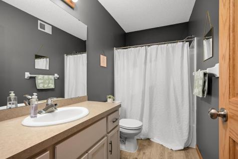 9420 Fallgold Parkway N Brooklyn Park MN 55443