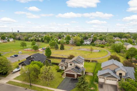 9420 Fallgold Parkway N Brooklyn Park MN 55443