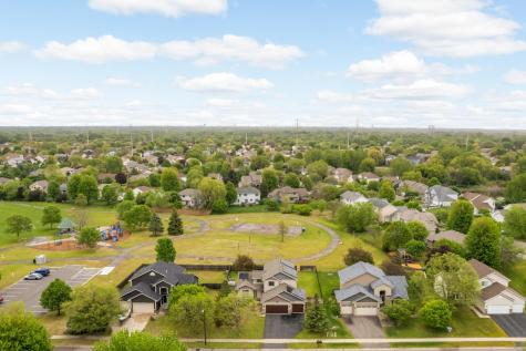 9420 Fallgold Parkway N Brooklyn Park MN 55443