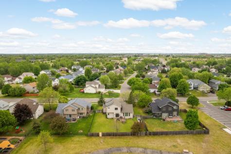 9420 Fallgold Parkway N Brooklyn Park MN 55443