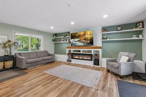 1105 Lakeview Drive Burnsville MN 55337