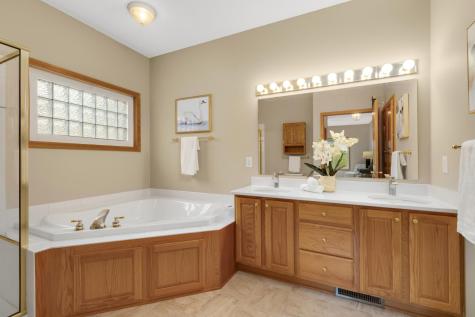 19134 Inndale Drive Lakeville MN 55044