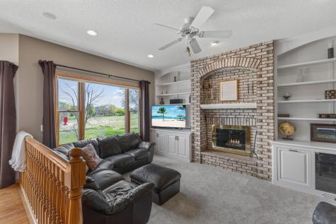 744 Theis Drive Shakopee MN 55379