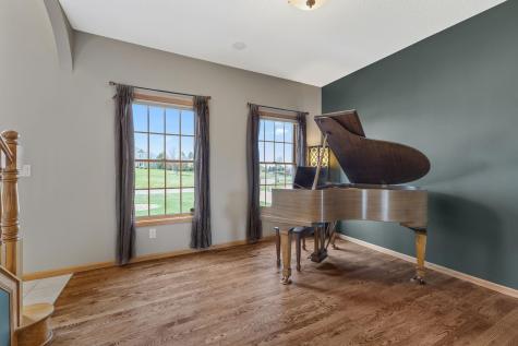 744 Theis Drive Shakopee MN 55379