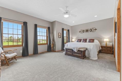 744 Theis Drive Shakopee MN 55379