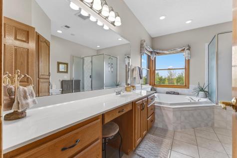 744 Theis Drive Shakopee MN 55379