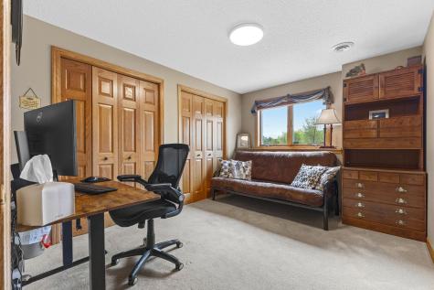 744 Theis Drive Shakopee MN 55379