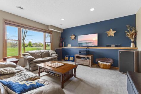 744 Theis Drive Shakopee MN 55379