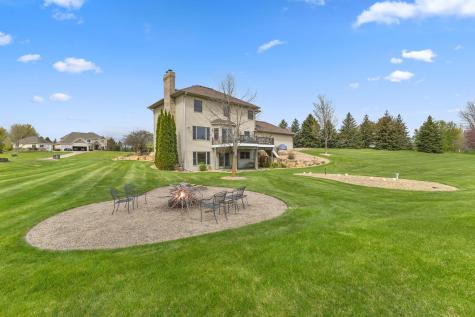 744 Theis Drive Shakopee MN 55379