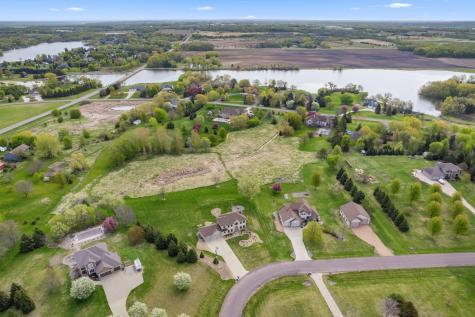 744 Theis Drive Shakopee MN 55379