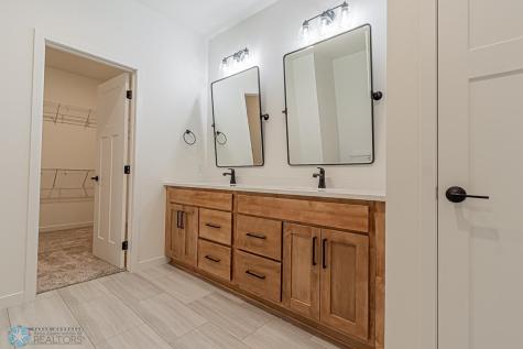 3187 66th Avenue S Fargo ND 58104