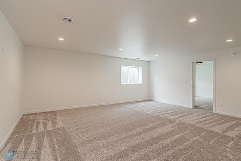 3187 66th Avenue S Fargo ND 58104