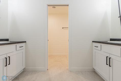 3187 66th Avenue S Fargo ND 58104