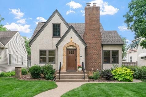 2078 Highland Parkway Saint Paul MN 55116