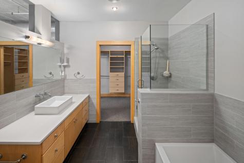 345 6th Avenue N Minneapolis MN 55401