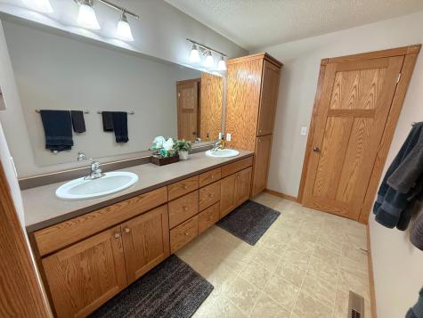 1007 6th Avenue NE Dilworth MN 56529