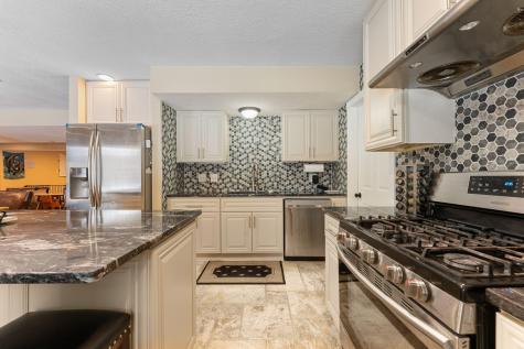 6453 Oxford Road N Shakopee MN 55379