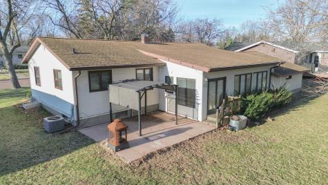 513 E Hollett Street Tracy MN 56175