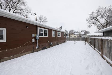 1909 9th Avenue S Fargo ND 58103