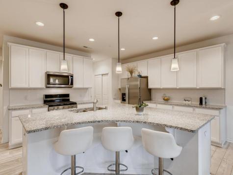 718 Maggie Way Chanhassen MN 55317