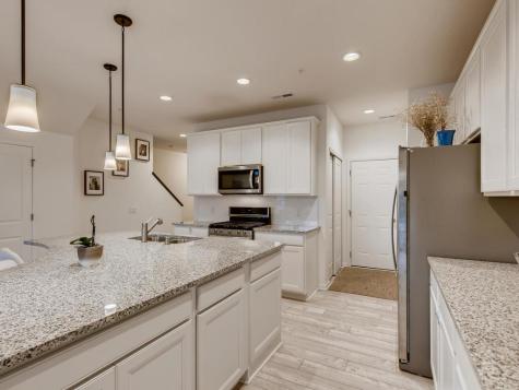 718 Maggie Way Chanhassen MN 55317