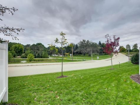 718 Maggie Way Chanhassen MN 55317