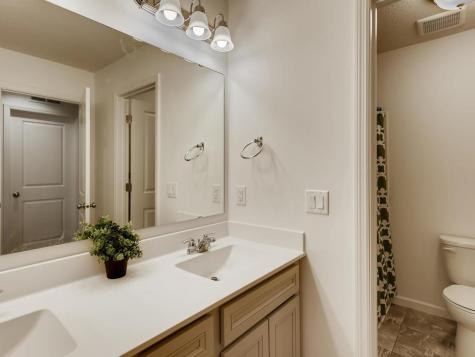 718 Maggie Way Chanhassen MN 55317