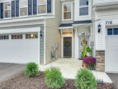 718 Maggie Way Chanhassen MN 55317