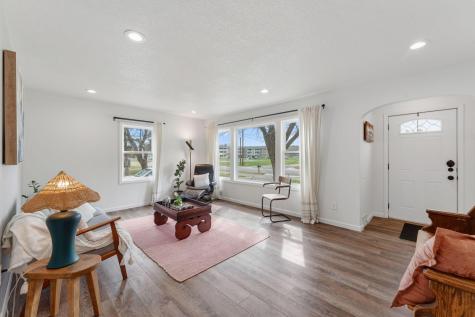 2712 Williams Drive Burnsville MN 55337