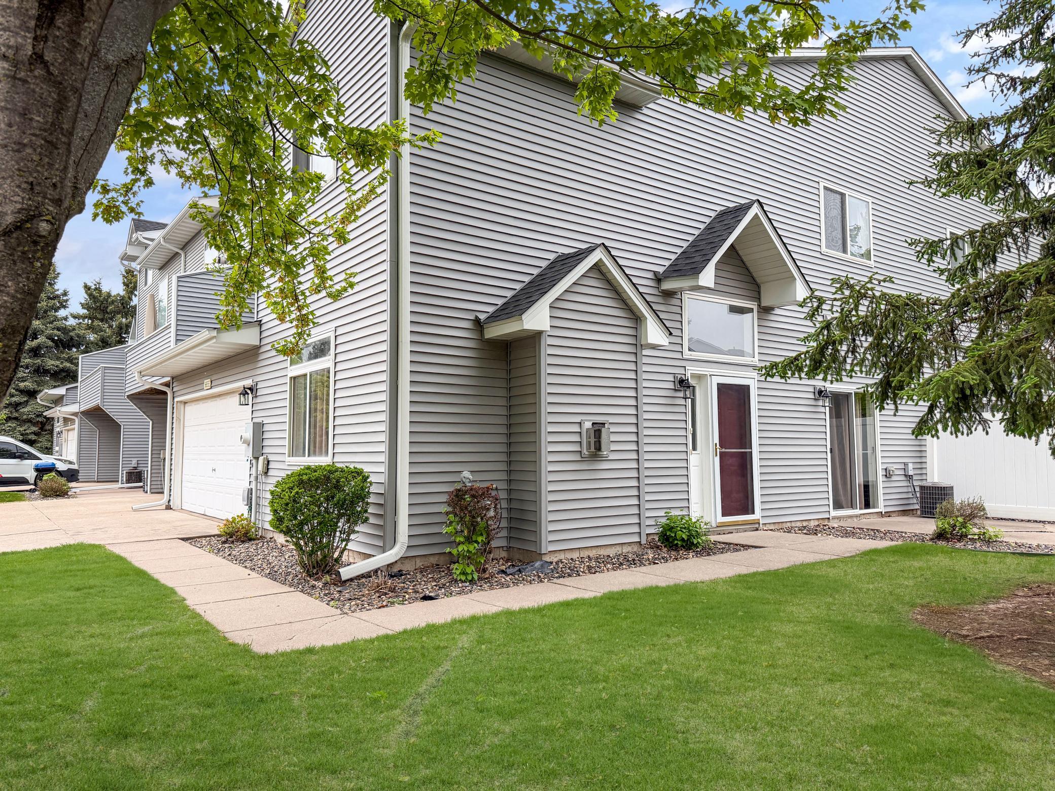 665 Kingfisher Lane Woodbury MN 55125