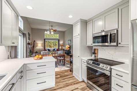 4711 Covington Circle Eagan MN 55122